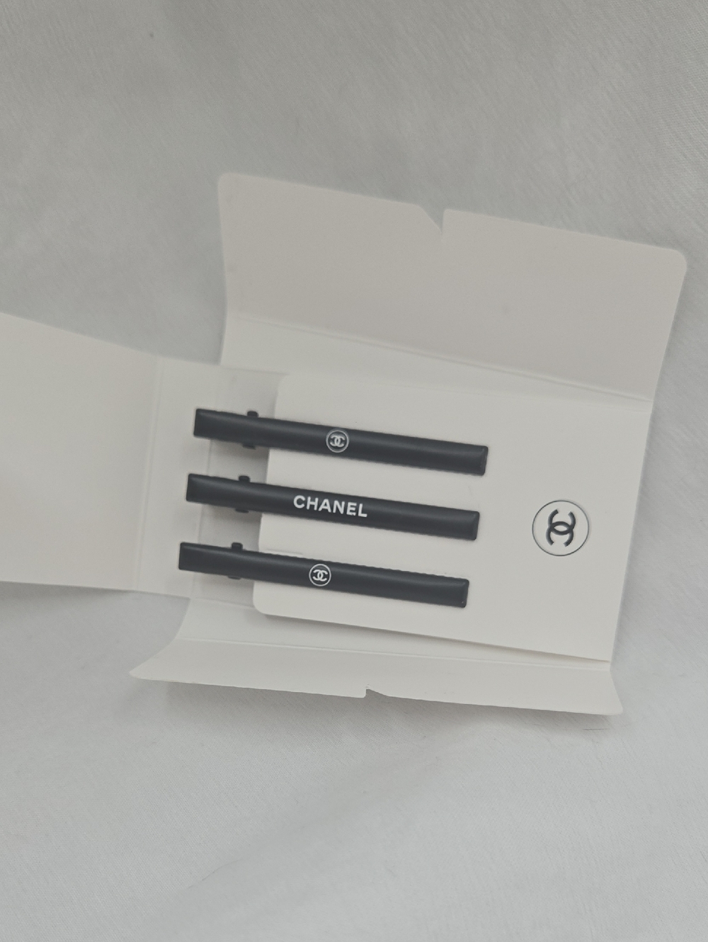 Luxury Beauty Hair Clips Set of 3 Black With White CC Logo Clips Gift Set
